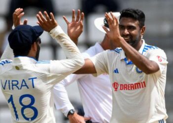 முதல் டெஸ்டில் வெஸ்ட் இண்டீஸை சுருட்டிய இந்தியா – அஸ்வின் அரிய சாதனை