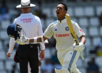 ஜெய்ஸ்வால்: மேற்கிந்தியத் தீவுகளை மிரள வைத்த இளைஞன்