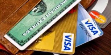 அட்டைக் காசும், அவ்வூர் வாத்தியார் மகனும்!