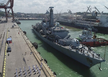 ஓயாத அலைகள் 1(1996 ) :  இலங்கைக் கடற்படையின் ரணவிரு பீரங்கிப் கப்பல்  விடுதலைப் புலிகளால் மூழ்கடிக்கப்பட்டது