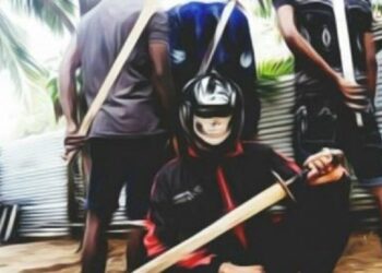 வவுனியாவில் வாள்வெட்டு குழு அடாவடி :  குழு புலனாய்வாளர்கள் மீதும் தாக்குதல்;