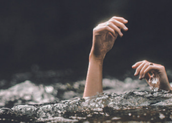 வவுனியா பல்கலைக்கழக மைதானத்தின்அருகிலிருந்த குழியில் விழுந்து இரண்டு மாணவர்கள் மரணம் -விளையாட்டு போட்டியின் போது அனர்த்தம்.