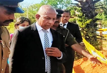 முல்லைத்தீவு மாவட்ட நீதிபதி உயிர் அச்சுறுத்தல் காரணமாக நாட்டை விட்டு வெளியேறினார்.