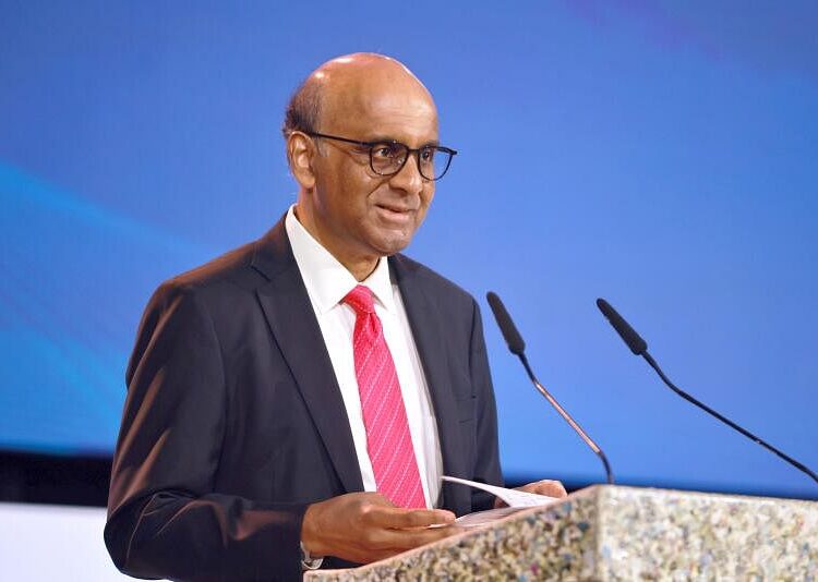 ஈழத்தமிழர் தர்மன் தனிப்பெரும்பான்மையுடன் வெற்றி பெற்று சிங்கப்பூரின் புதிய அதிபரானார்…..