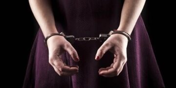 அந்தரங்க விடயங்களை நேரலையில் காணொளிகளாக  வெளியிட்டவர்கள் கைது!