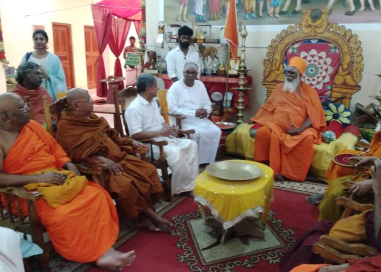 உலக தமிழர் பேரவையினர் நல்லை ஆதீனத்தை சந்தித்தனர்.!