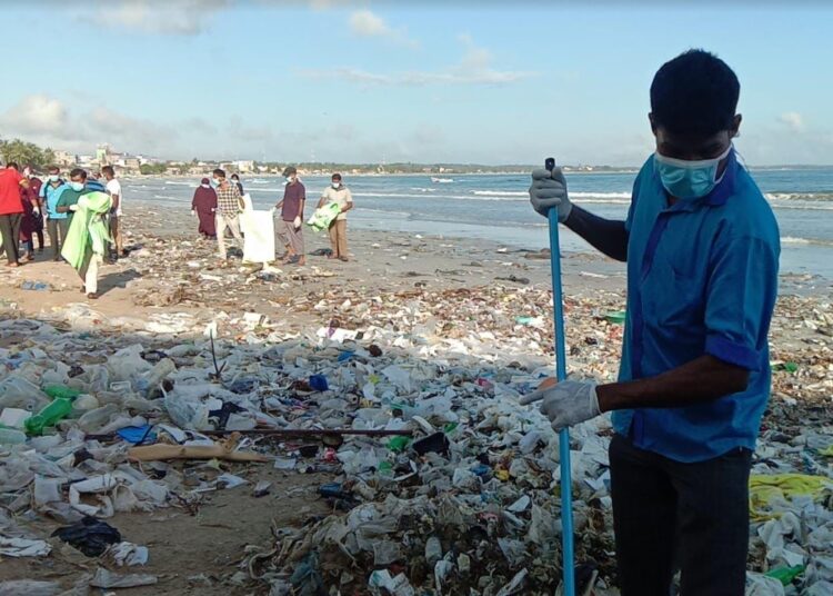 இந்தோனேஷியா, தாய்லாந்து, மலேசியா, சிங்கப்பூர் நாடுகளின் குப்பைகள் திருகோணமலையில்.