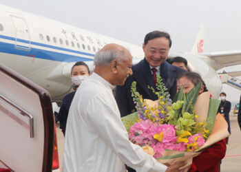 இலங்கை பிரதமரிடம் சீனபிரதமர் மறுசீரமைப்பு நடவடிக்கைகளிற்கு சீனா ஆதரவு.!