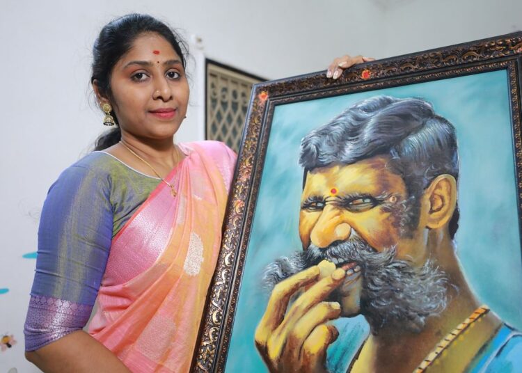 நாம் தமிழர் சார்பாக கிருஷ்ணகிரியில் வீரப்பன் மகள் வித்யாராணி போட்டி.