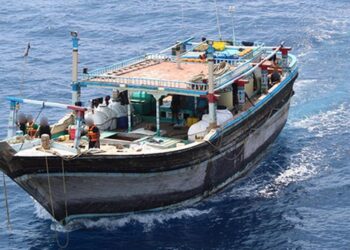 ஆழ்கடலில் 200 கிலோ போதைப்பொருள் சிக்கியது  மீனவர்கள் கைது!