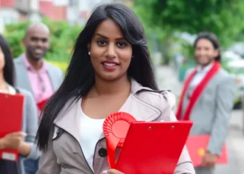 தூரத்தில் தெரியும் சிறு பொறியும் இன விடுதலைக்கனவை நனவாக்கும் பெரு வெளிச்சத்தைத் தரவல்லது ; உமாகுமரனின் வெற்றி குறித்து சீமான் கருத்து – வாழ்த்து தெரிவிப்பு