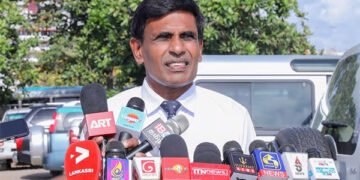 10 இடங்களில் மாவீரர் நாள் புலிகளின் சின்னம்.!