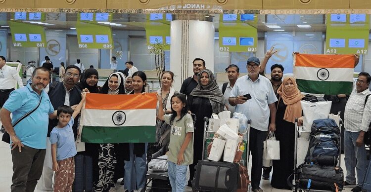 இந்தியர்கள் வெளியேறுவதற்கு ஈரான் வான்வெளி தடையை நீக்கியது.!