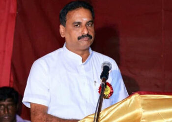 கடற்றொழில் அமைச்சர் மீனவர்களை இந்திய தூதரகத்துக்கு எதிராக தூண்டிவிட்துள்ளார் – சபா குகதாஸ் குற்றச்சாட்டு!