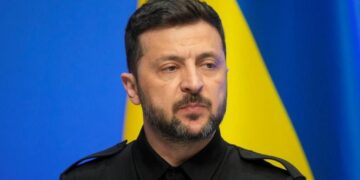 உக்ரைன் – நேட்டோ: போர் நிறுத்தத்திற்காக நேட்டோ கனவை கைவிடத் தயார் – ஜெலன்ஸ்கியின் அதிரடி அறிவிப்பு