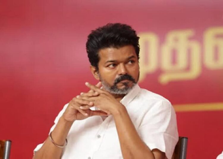 புதுச்சேரியில் இன்று TVK பொதுக்கூட்டம் கடும் பாதுகாப்பு நிபந்தனைகள், துப்பாக்கி வைத்த நபர் காரணமாக பரபரப்பு