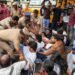 டில்லியில் மாணவர்கள் நடத்தி வரும் போராட்டத்தில் கத்தி, வாள் போன்ற பயங்கர ஆயுதங்கள்.